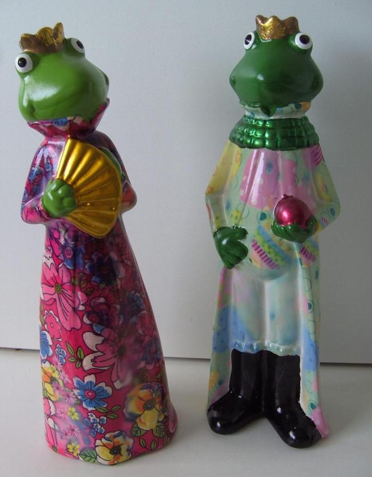 SPAARPOT KIKKER PRINS EN/ OF PRINSES 25,5 cm Nieuw, Verzamelen, Spaarpotten, Nieuw, Dier, Steen, Aardewerk of Keramiek, Ophalen of Verzenden