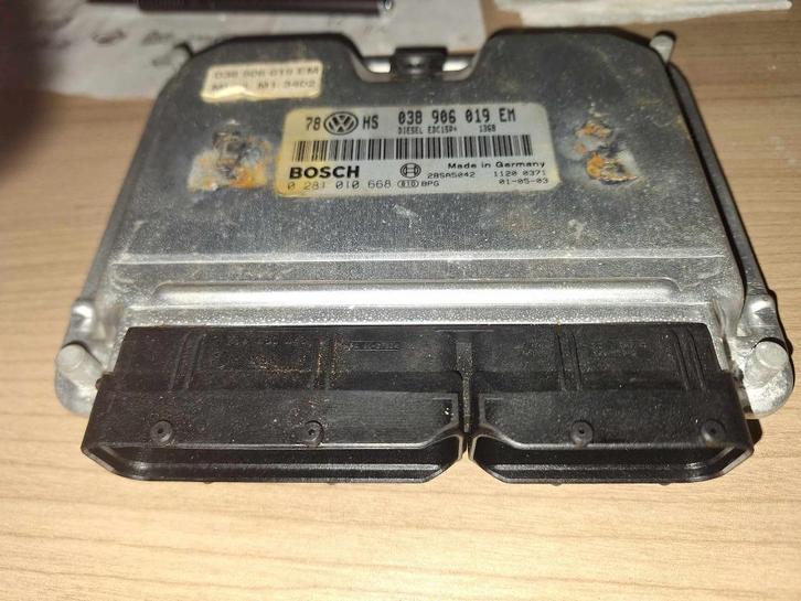 ECU VW Passat 1.9tdi 130pk 2003, Auto-onderdelen, Motor en Toebehoren, Audi, Seat, Volkswagen, Skoda, Gebruikt, Ophalen of Verzenden