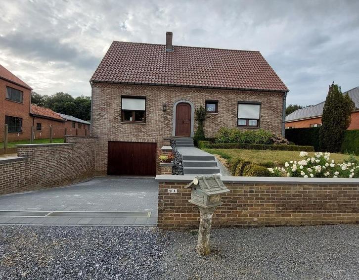 Charmante gezinswoning met ruime tuin en veel potentieel, Immo, Huizen en Appartementen te koop, Provincie Limburg, 1500 m² of meer