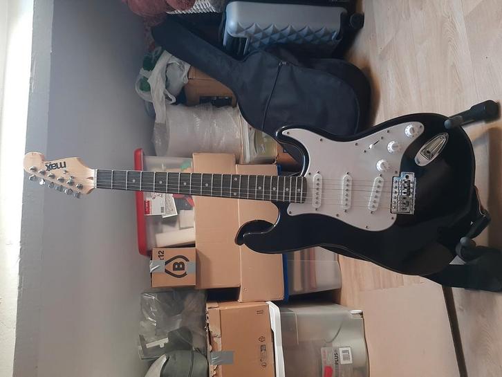 Elektrische gitaar + kijk beschrijving, Muziek en Instrumenten, Snaarinstrumenten | Gitaren | Elektrisch, Gebruikt, Solid body
