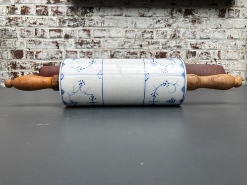 Villeroy Boch Dresden deegrol rouleau à patisserie collector, Antiek en Kunst, Antiek | Keramiek en Aardewerk, Ophalen
