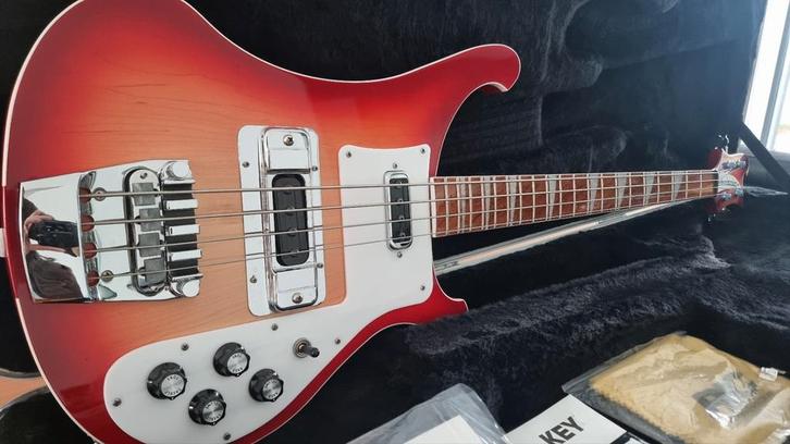 RICKENBACKER 4003 FIREGLO, Musique & Instruments, Instruments à corde | Guitares | Basses, Électrique, Enlèvement