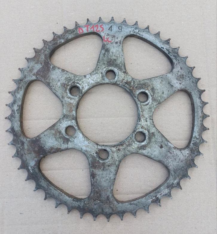 Yamaha DT 125 MX tandwiel met 49 tanden, Motoren, Onderdelen | Yamaha, Gebruikt, Ophalen of Verzenden