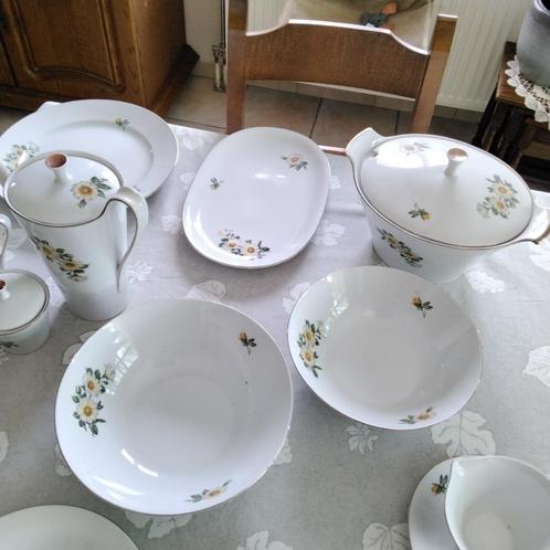 Service Vintage de table et de café  12 pers  années 60, Antiek en Kunst, Antiek | Servies compleet, Ophalen