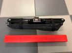 Nieuw Set Auto krik met sleutel en Gevaren driehoek., Auto diversen, Autogereedschap, Ophalen, Nieuw