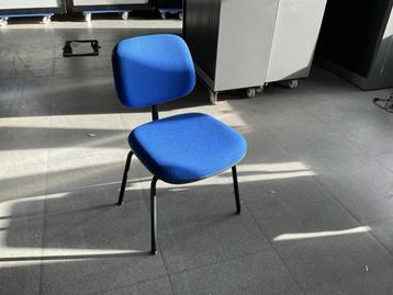 Chaises d'appoint  disponible aux enchères