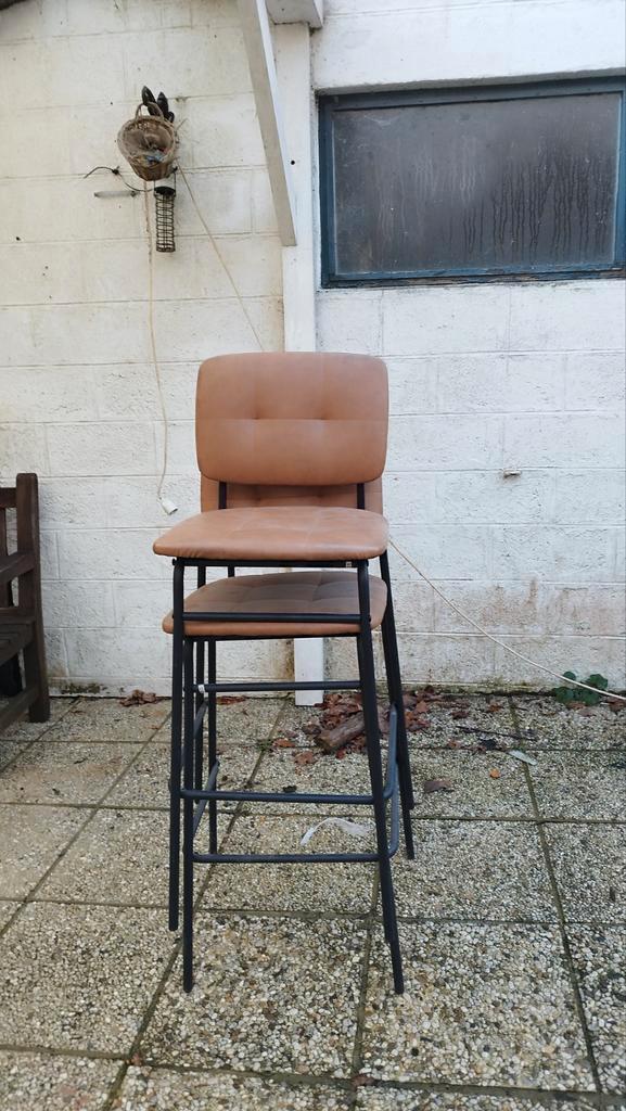 Set van 2 camelleren design kinderstoelen - zeer goede staat, Huis en Inrichting, Barkrukken, Leer, Metaal