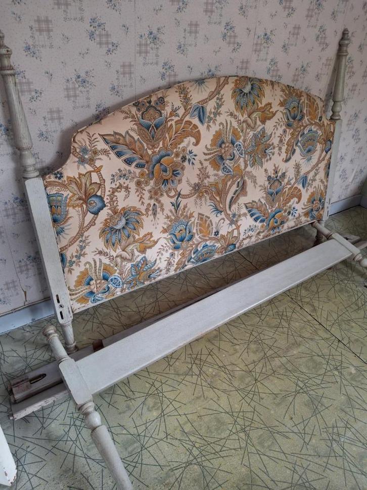Bed-eetplaats-kleerkast-stoel-bijzet tafeltje, Huis en Inrichting, Kasten | Overige, Gebruikt, Ophalen