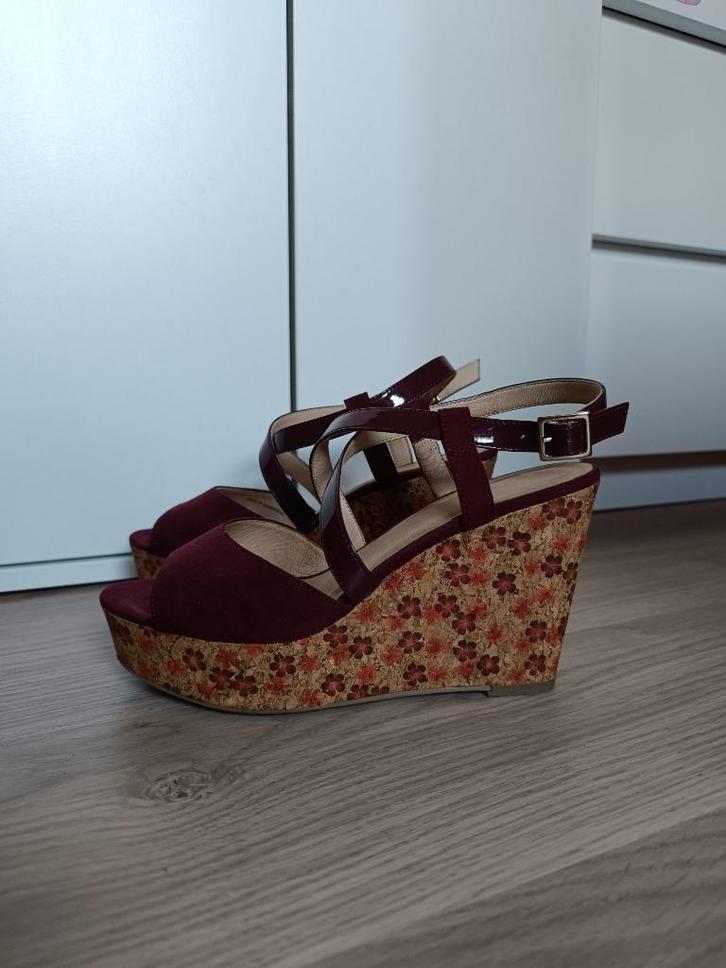Sandalen met sleehak van Eram, Kleding | Dames, Schoenen, Zo goed als nieuw, Sandalen of Muiltjes, Ophalen of Verzenden