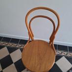 Thonet stoel, Enlèvement