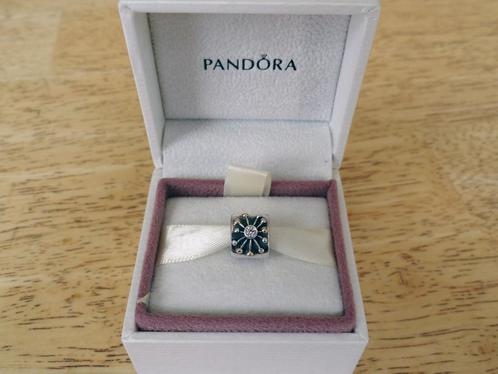 Pandora bedel desert star met goud en zirconias, Handtassen en Accessoires, Bedels, Pandora, Zilver, 1 bedel, Ophalen of Verzenden