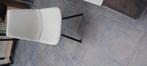 Keukentafel met 2 lederen stoelen zo goed als nieuw doe een, Ophalen of Verzenden, Zo goed als nieuw