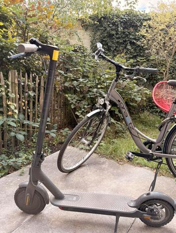 trottinette électrique Xiaomi Mi en très bon état. beschikbaar voor biedingen