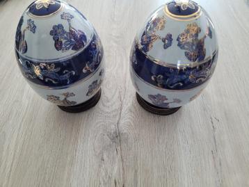 Set van 2 mooie porseleinen eieren (porselein/keramiek) beschikbaar voor biedingen