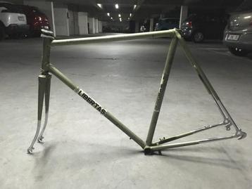 Fietsframe beschikbaar voor biedingen