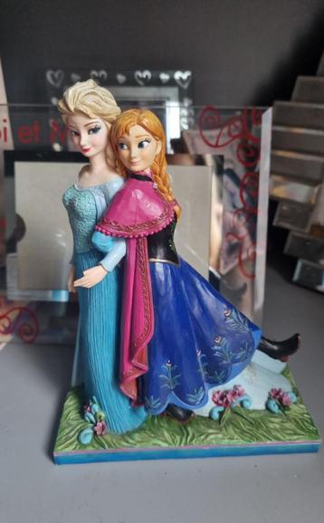 figurine elsa et anna beschikbaar voor biedingen