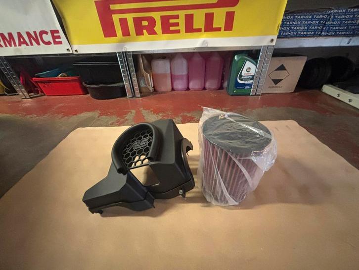 Ford Focus RS mk3 airbox lid + high flow dry air filter, Auto-onderdelen, Filters, Ford, Nieuw, Ophalen