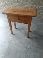 Petite table, Enlèvement