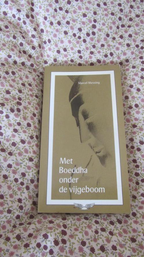 Met Boeddha onder de vijgeboom, Boeken, Esoterie en Spiritualiteit, Nieuw, Ophalen of Verzenden