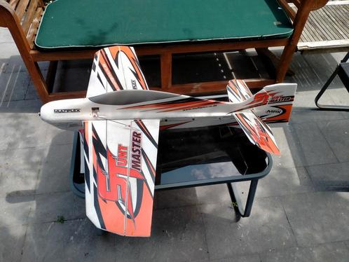 MULTIPLEX STUNTMASTER 870, Hobby en Vrije tijd, Modelbouw | Radiografisch | Vliegtuigen, Zo goed als nieuw, Ophalen