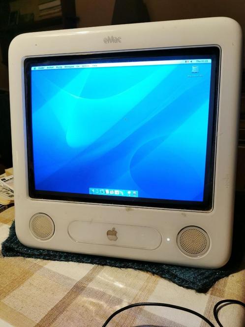 Emac A1002 met toetsenbord, Informatique & Logiciels, Apple Desktops, Utilisé, 3 à 4 Ghz, Enlèvement