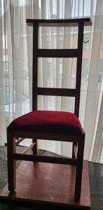 Ancien chaise d'église avec velour rouge, Enlèvement ou Envoi