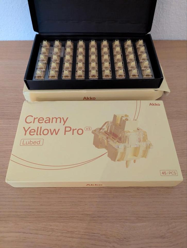 Interrupteurs mécaniques Akko v3 jaune crémeux - neufs dans, Informatique & Logiciels, Claviers, Neuf, Enlèvement ou Envoi