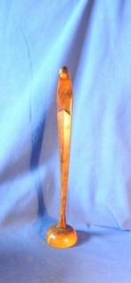 vierge stylisée en ronce de noyer, Enlèvement ou Envoi