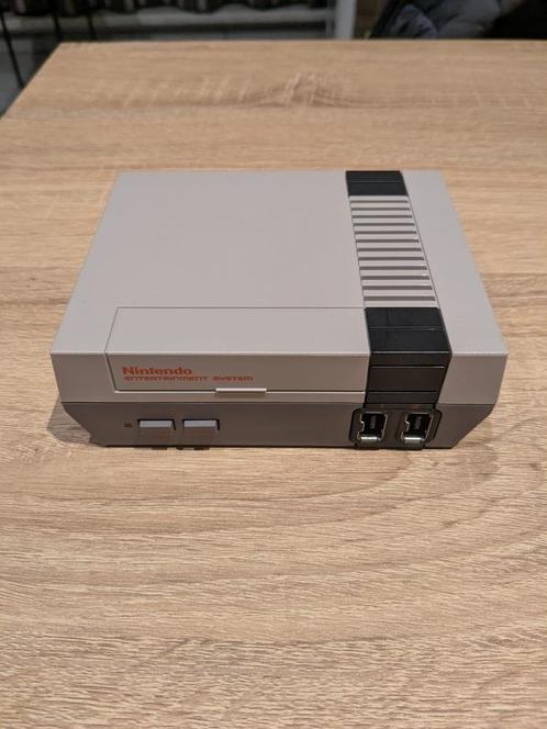 Nintendo classic mini, 3 controllers, extra games, Games en Spelcomputers, Spelcomputers | Nintendo NES, Zo goed als nieuw, Met 3 controllers of meer
