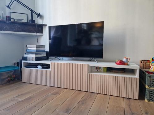 IKEA tv-meubel, Huis en Inrichting, Kasten |Televisiemeubels, Zo goed als nieuw, Minder dan 100 cm, 150 tot 200 cm, 25 tot 50 cm