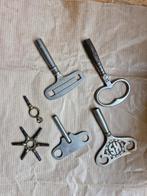 oude sleuteltjes wandklok/zakhorloge, Antiek en Kunst, Ophalen