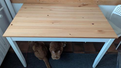 IKEA eettafel - massief houten blad, witte poten, Huis en Inrichting, Tafels | Statafels, Zo goed als nieuw, Ophalen