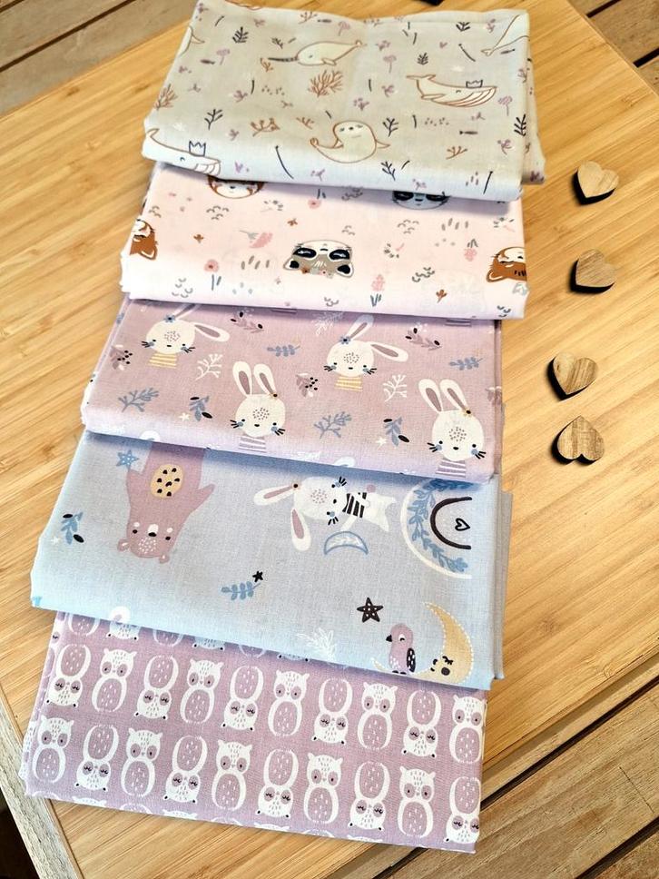 Lot de 5 coupons de tissus lilas 1,50 m x 1 m, Hobby en Vrije tijd, Stoffen en Lappen, Katoen, Ophalen of Verzenden