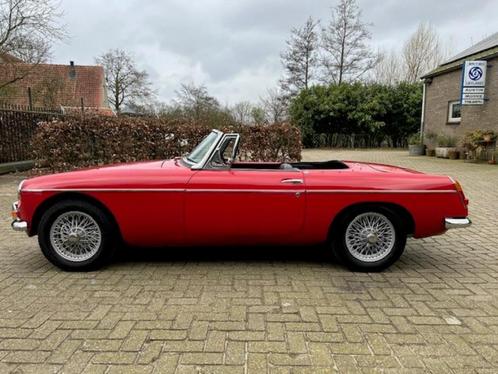 MGB Lepeldeur 1965, Auto's, MG, Bedrijf, B, Open dak, Benzine, Cabriolet, 2 deurs, Handgeschakeld, Rood, Zwart, Leder, Achterwielaandrijving