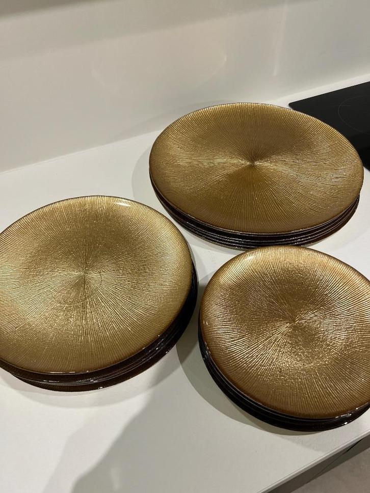 Servies in goud tinten CASA, Huis en Inrichting, Keuken | Servies, Zo goed als nieuw, Bord(en), Overige stijlen, Overige materialen