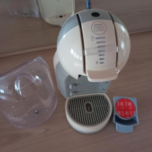 Machine à café Krups dolce gusto à capsules. ETAT NICKEL !, Electroménager, Cafetières, Comme neuf, Dosettes et capsules de café