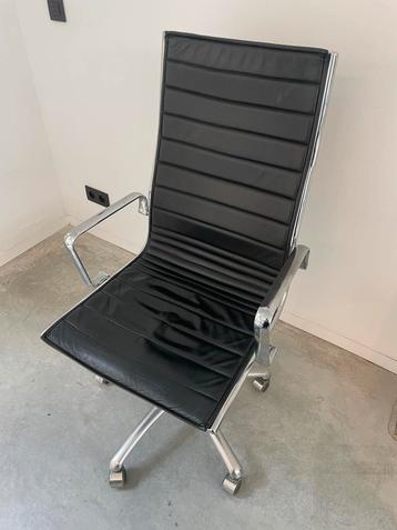 3 bureaustoelen beschikbaar voor biedingen