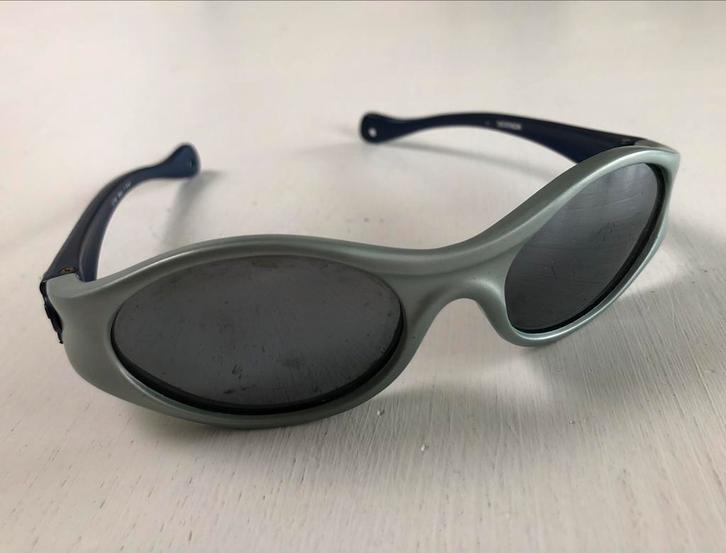 lunettes de soleil Decathlon pour garçon de 4 à 8 ans, Enfants & Bébés, Accessoires de mode pour enfants, Utilisé, Enlèvement ou Envoi