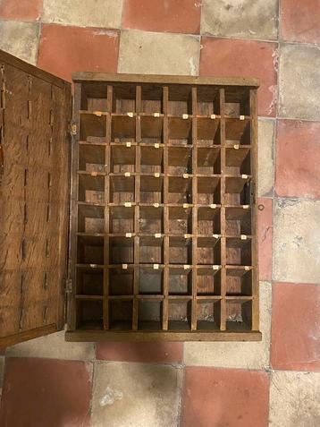 Vintage caisse d'épargne  beschikbaar voor biedingen