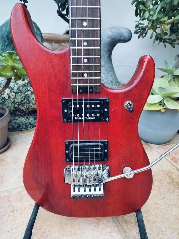 Washburn N2 (Nuno Bettencourt Model) Padauk 1993, Muziek en Instrumenten, Snaarinstrumenten | Gitaren | Elektrisch, Gebruikt, Solid body