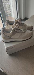 Sneakers maat 39., Beige, Zo goed als nieuw, Sneakers, Ophalen