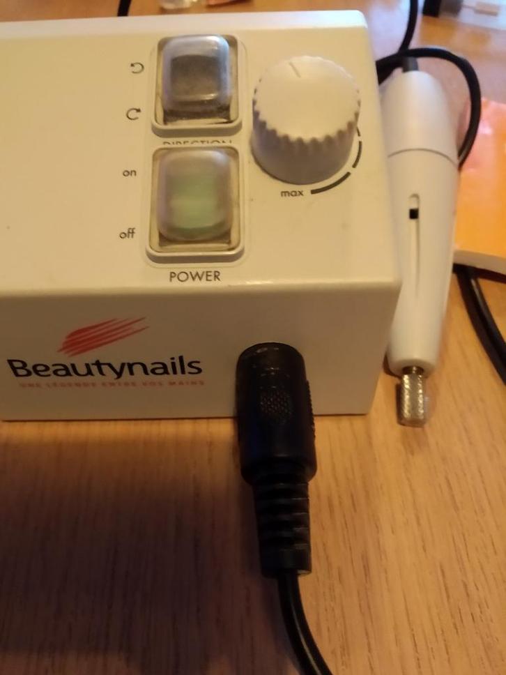 Ensemble complet pour manucure, Bijoux, Sacs & Beauté, Beauté | Soins du corps, Utilisé, Enlèvement