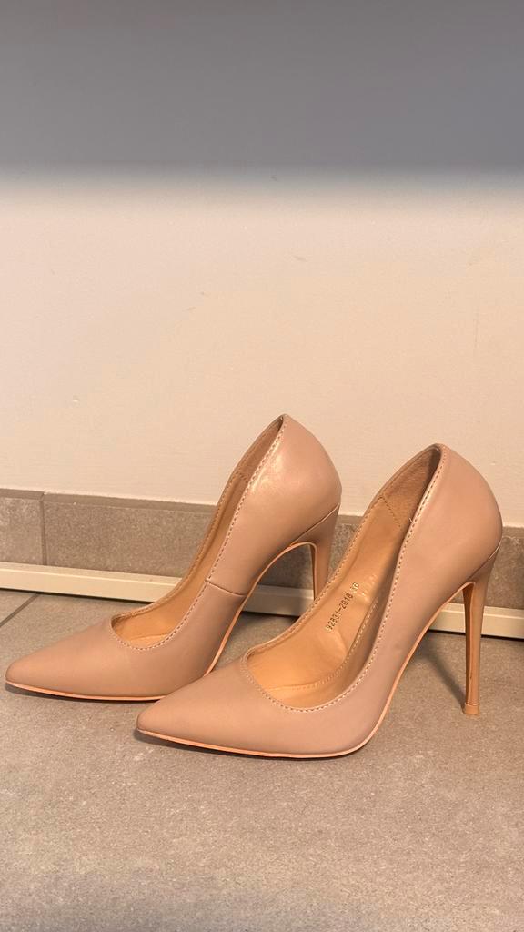 Nude heels, Vêtements | Femmes, Chaussures, Comme neuf, Enlèvement ou Envoi