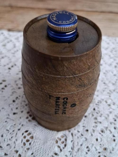 Mini drankflesje Cognac Martell in tonnetje, Verzamelen, Merken en Reclamevoorwerpen, Gebruikt, Verpakking, Ophalen of Verzenden