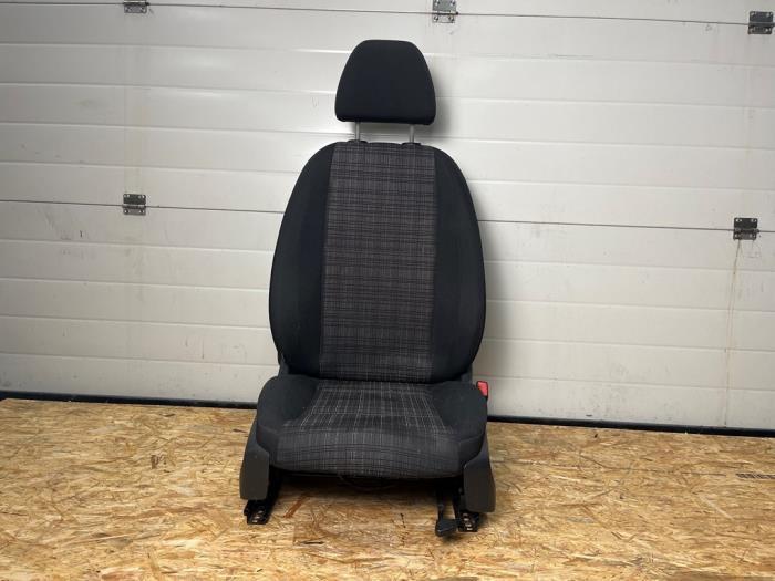Siège droit d'un Mercedes Vito, Autos : Pièces & Accessoires, Habitacle & Garnissage, Mercedes-Benz, Utilisé, 3 mois de garantie
