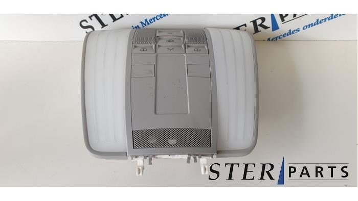 Eclairage intérieur avant d'un Mercedes E-Klasse, Autos : Pièces & Accessoires, Éclairage, Mercedes-Benz, Utilisé, 3 mois de garantie
