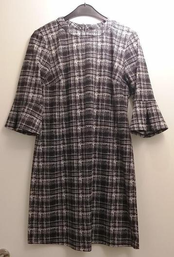 jurk beschikbaar voor biedingen