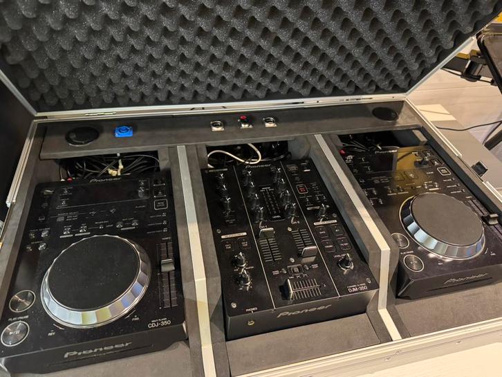 Complete discobar in nieuwstaat, Muziek en Instrumenten, Dj-sets en Draaitafels, Zo goed als nieuw, Behringer, Ophalen