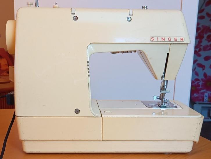 Singer Starlet 496 – Machine à coudre + pédale + manuel, Hobby en Vrije tijd, Naaimachines en Toebehoren, Gebruikt, Naaimachine