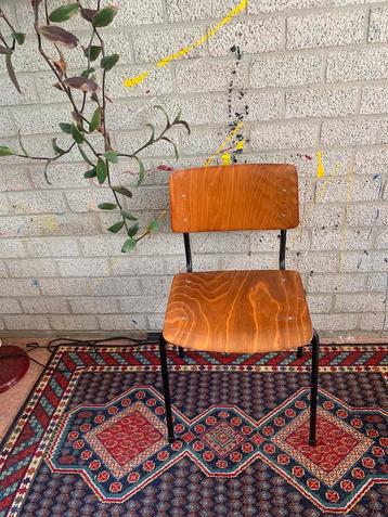 School stoeltje beschikbaar voor biedingen